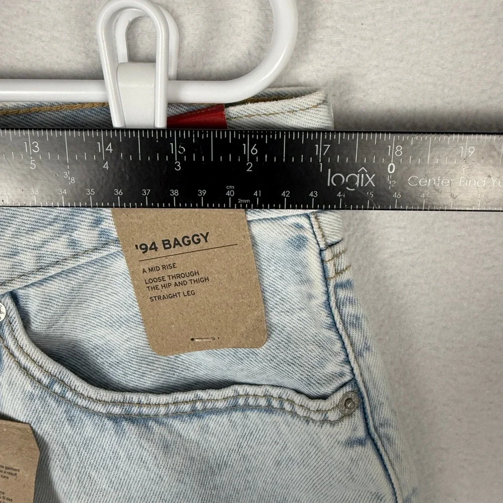 NEW Levi's 94 Baggy Jeans Womens 32x31 Light Blue Acid Wash Straight A3510-0034